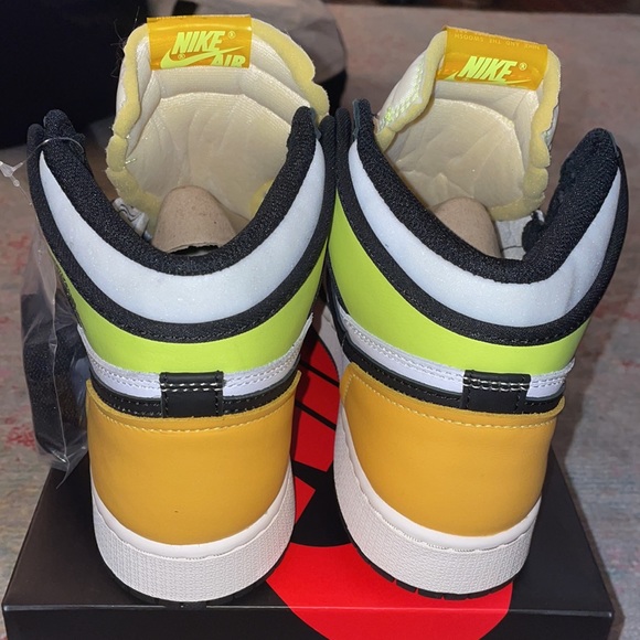NWB - Air Jordan 1 Retro High OG GS - 7y - Picture 5 of 11